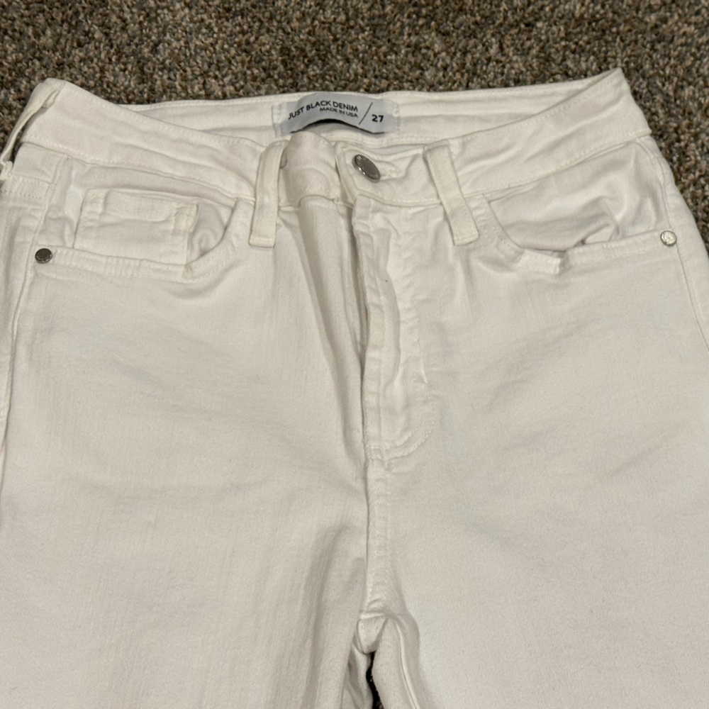 Just Black Denim: Women's White Frayed Hem Jeans Size 27 inseam 26” Distressed - Picture 4 of 9